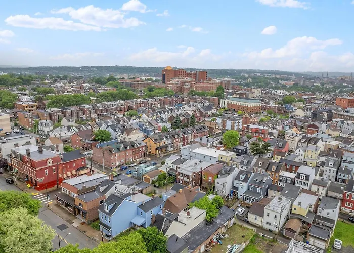Bloomfield, Bright And Spacious Two Bedroom With Free Parking * Pittsburgh